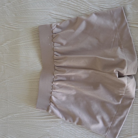Rachel Zoe Pull On Shorrs With Pockets Like NEW - Picture 5 of 5